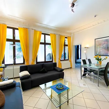 Daire Grosszuegige Mit Ueberdachter Terrasse, Eigener Waschmaschine *