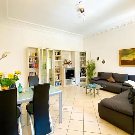 Grosszuegige Mit Ueberdachter Terrasse, Eigener Waschmaschine