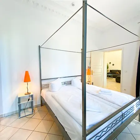 Grosszuegige Mit Ueberdachter Terrasse, Eigener Waschmaschine Appartement